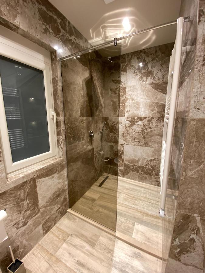 Comfort Apartament, Near The Beach Durres Bagian luar foto